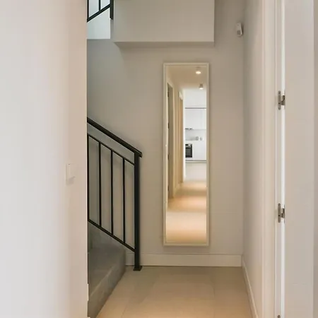 Split-level With & Private Rooftop * Malaga