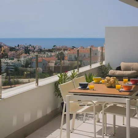 Split-level With & Private Rooftop * Malaga