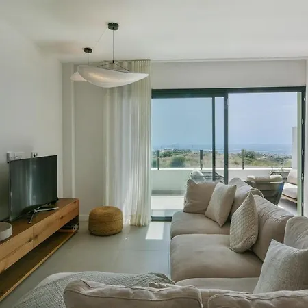 Split-level With & Private Rooftop