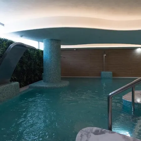 Split-level With & Private Rooftop Apartamento *