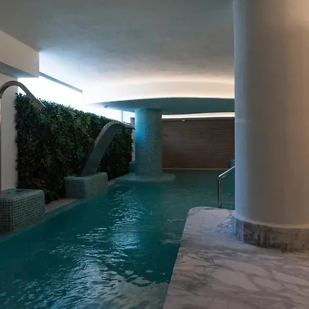 Split-level With & Private Rooftop Apartamento *