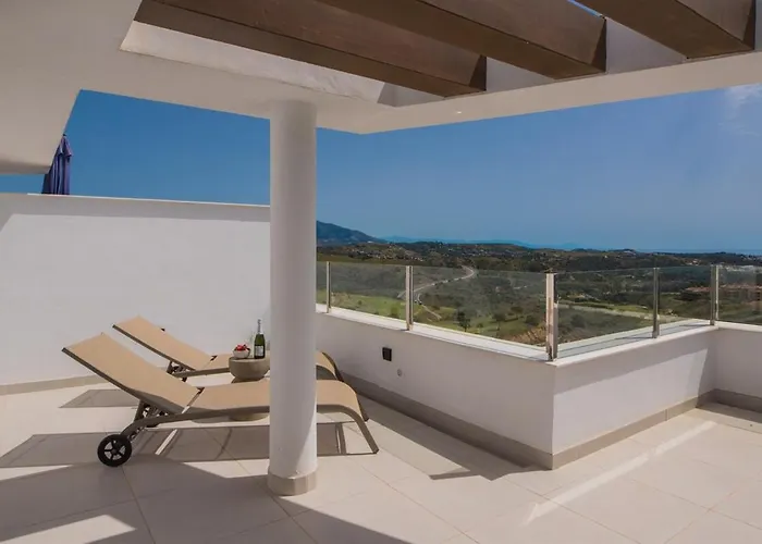 Апартаменты Split-level With & Private Rooftop Малага
