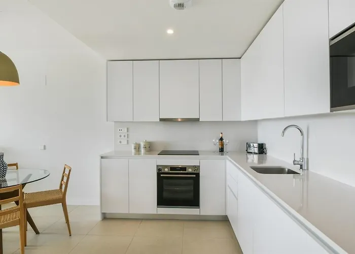 Split-level With & Private Rooftop *