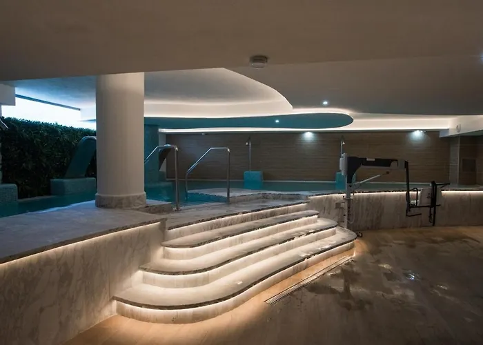 Split-level With & Private Rooftop Апартаменты Малага