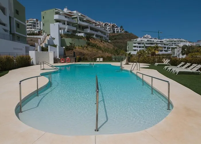 Апартаменты Split-level With & Private Rooftop