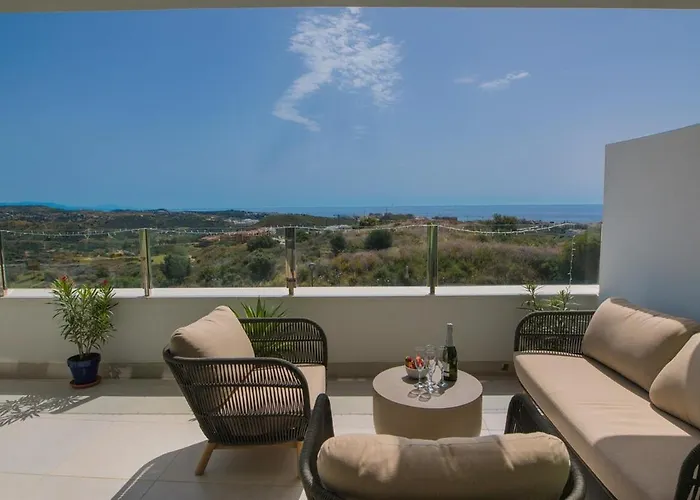 Апартаменты Split-level With & Private Rooftop